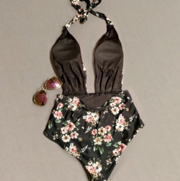 NWOT High waisted backless swimsuit - Picture 2 of 3